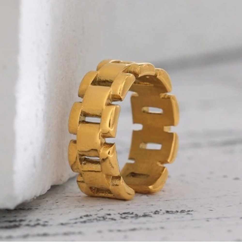 NEW 18K Gold Plated Link Chain Ring
